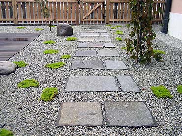 trail of stone