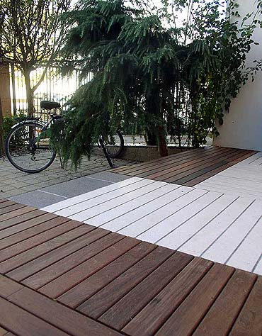 terrasse en bois et de la pierre